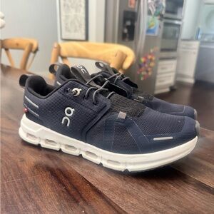 On Cloud Shoes - Boys (Navy, Size 4)